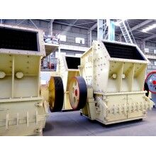 在砂石緊缺的非常時(shí)期，小型碎沙機(jī)發(fā)揮大作用