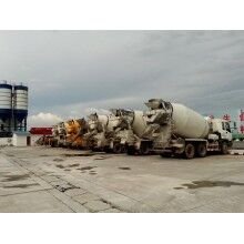 租賃混凝土灌車，攪拌運輸車