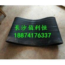 專業(yè)供應(yīng)攪拌機配件，中聯(lián)攪拌機配件，中聯(lián)HZS120P型下料斗膠桶